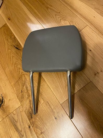 VW T5 Headrest