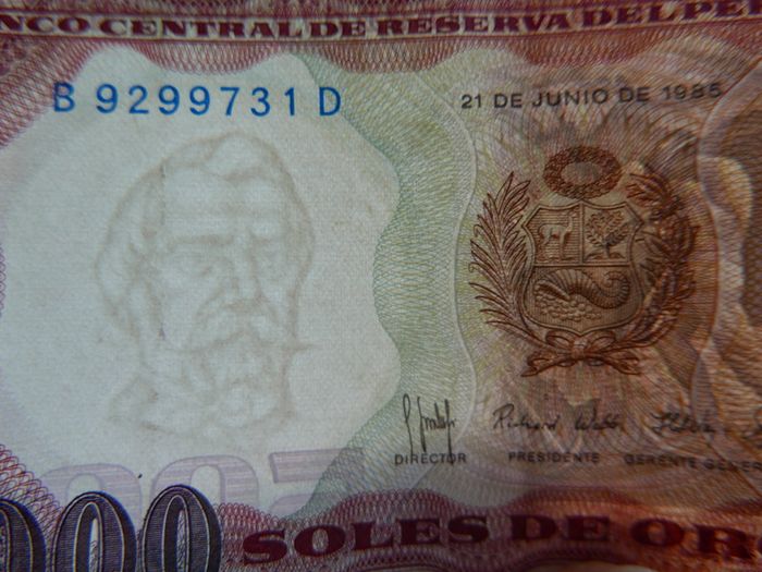 Variety of 10 Different Foreign Banknotes most of Peru