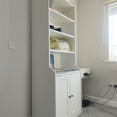 Cabinet / Dresser