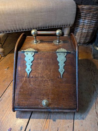 Edwardian oak coal box 34 x 33 x 44 cm
