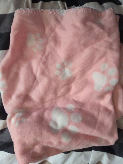 House Clearance: Double Bedding Sets, small blankets, and more