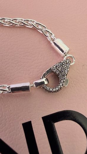 pandora bracelet and heart charm