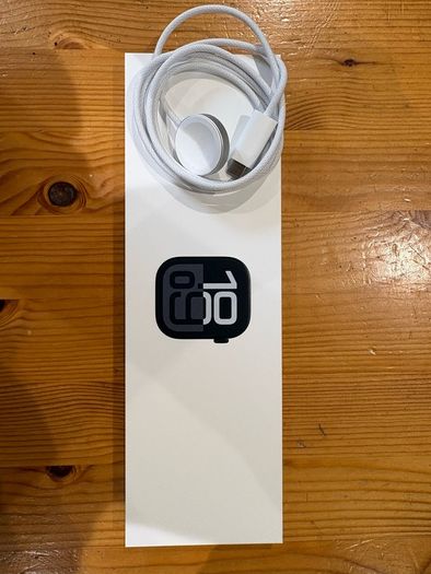 Apple Watch Series 10 42mm + 2 Bands + Box & Charger