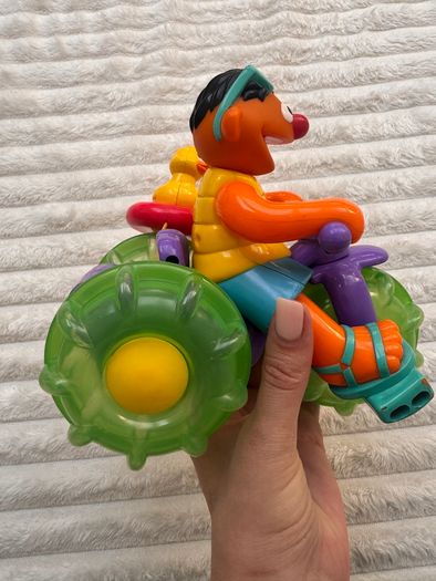 Sesame Street Ernie 2001 Splashin Trike Water Tub Tricycle Duck Part of the rope doesn't pull back completely Used Please see photos