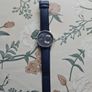 women watch Image 4