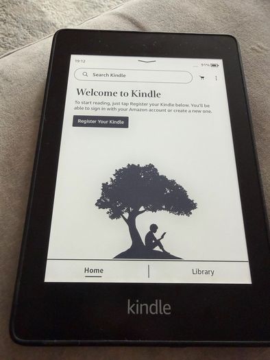 Amazon Kindle PQ94WIF Paperwhite 10th Generation 8GB eReader Tablet