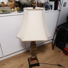 classic-style table lamp