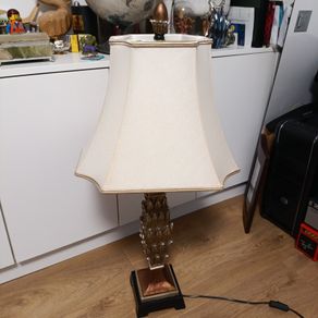 classic-style table lamp