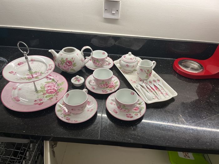 Dunnes Stores Matching Tea Set