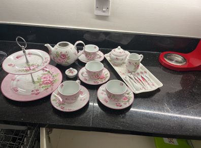 Dunnes Stores Matching Tea Set