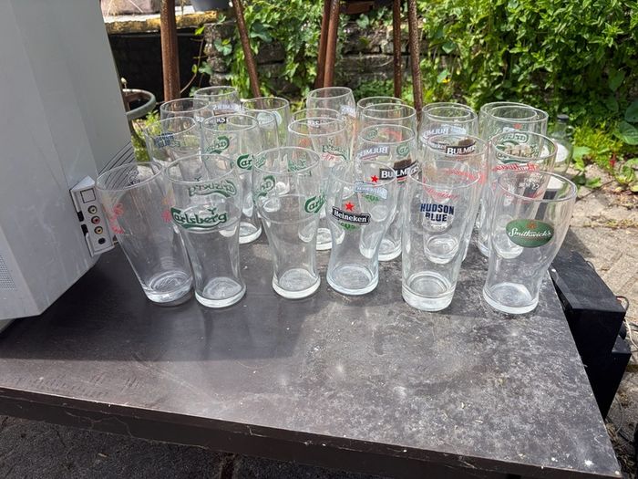 24 pint glasses