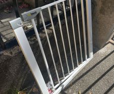 child stair gate