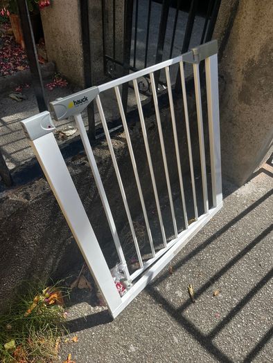 child stair gate