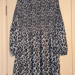 Stunning animal print long sleeve midi dress