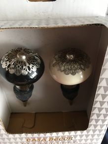 beautiful bottle stopper set