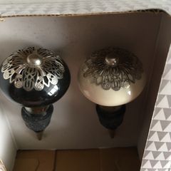 beautiful bottle stopper set