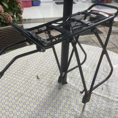 Rear bicycle rack