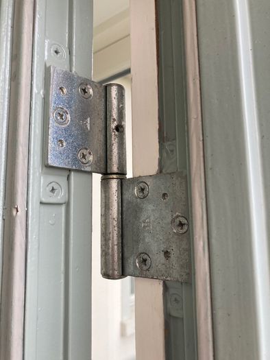 Door, superior front
