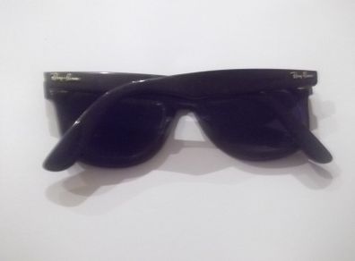 ray ban sun glasses with case