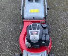 Self drive lawnmover - Castelgarden