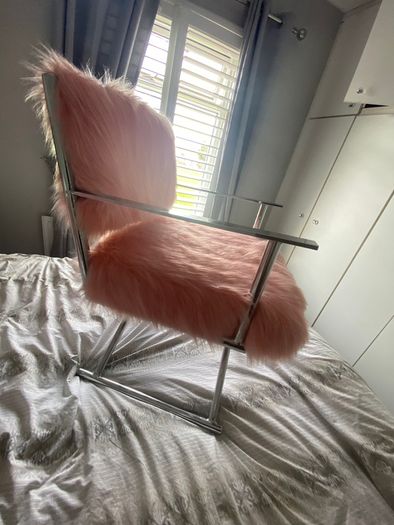 Girls bedroom chair