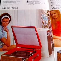 Ferguson - Pilot Ultra Sales Leaflet 1971.