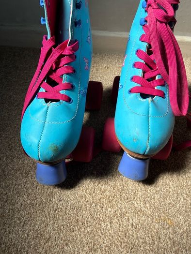 Kids Roller Skates (Adjustable: Size 31-34)