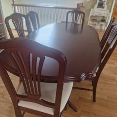 Rossmore solid Mahogany Dinning Table &  6 Chairs