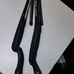 Audi A4 S4 B6 B7 Pair Of Front Wiper Arms 8E2955408C 8E2955407C