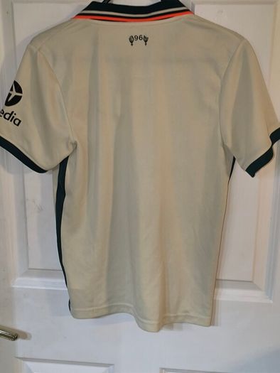 Liverpool jersey youths size medium