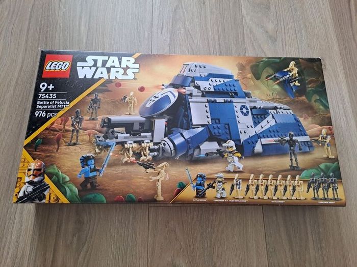 LEGO Star Wars 75435 Battle of Felucia Separatist MTT