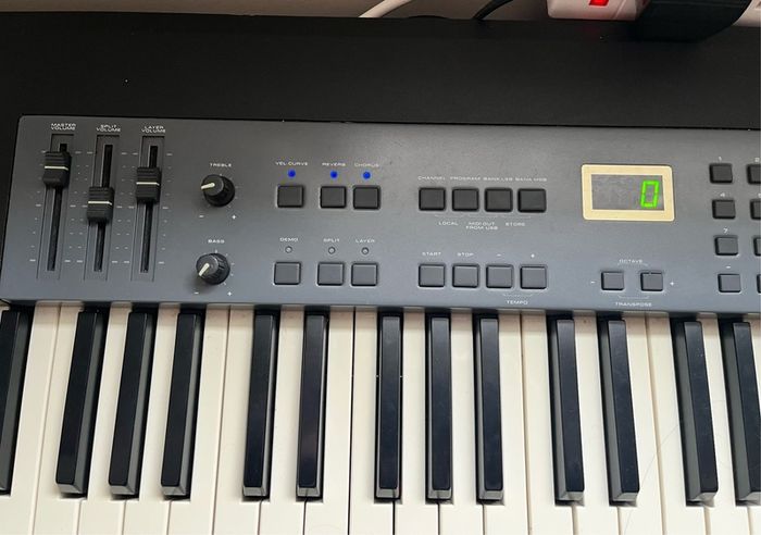 M-Audio Prokeys M88 Keyboard + Stand + Trust Speaker set w Sub-Woofer