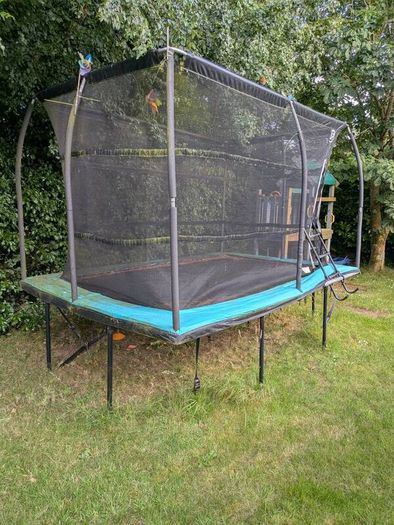 Trampoline