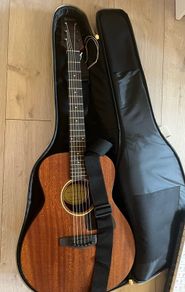 Left handed guitar and keyboard