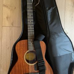 Left handed guitar and keyboard