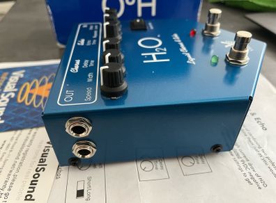 Visual Sound (Truetone) H2O Liquid Chorus and Echo.
