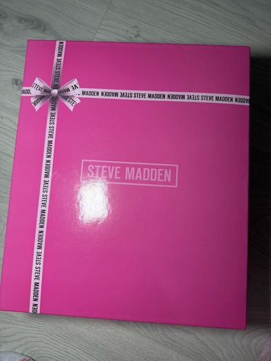 Steve Madden Limited Edition Gift Box