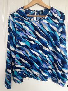 New Vila Top / Blouse - Size L