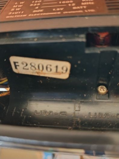 Vintage Portable Transistor Radio for repair or parts