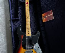 Music Man Sabre II (by Leo Fender - 1979)