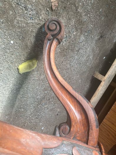 Victorian table base / legs