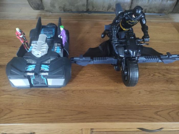 Batman ( bat mobil and bat bike, bat man figure, Joker and Harley Quinn