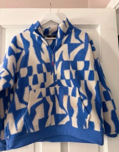 Dunnes Stores blue and white half zip up