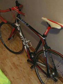 Full carbon OLMO Link with shimano 105 group set