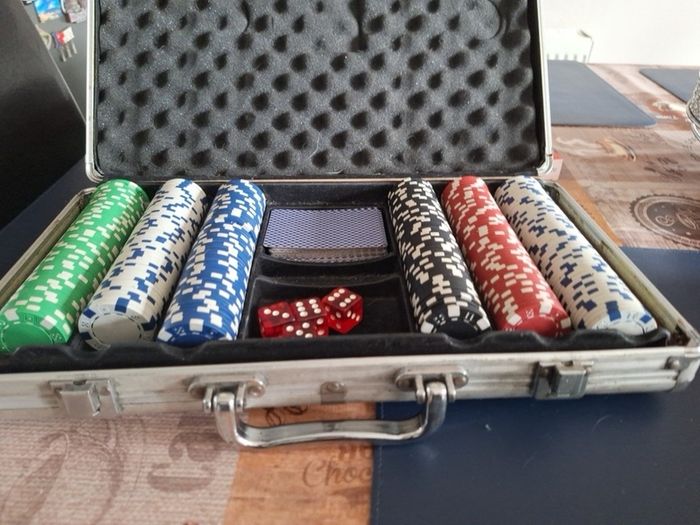 poker chips set