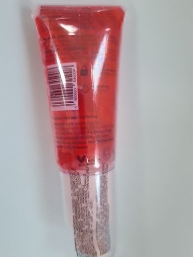 RRP10e The Beauty Crop - Oui Cherrie Primer. 20ml Plastic covered and sealed. 4e each