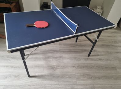 Tennis table