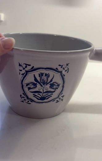 le creuset vintage cast iron Windsor pot