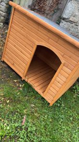 XL Dog house