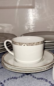Royal Doulton Platinum Silver and White 16 Cups & Saucers